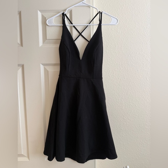 Lulus Dresses & Skirts - Lulu's Little Black Dress